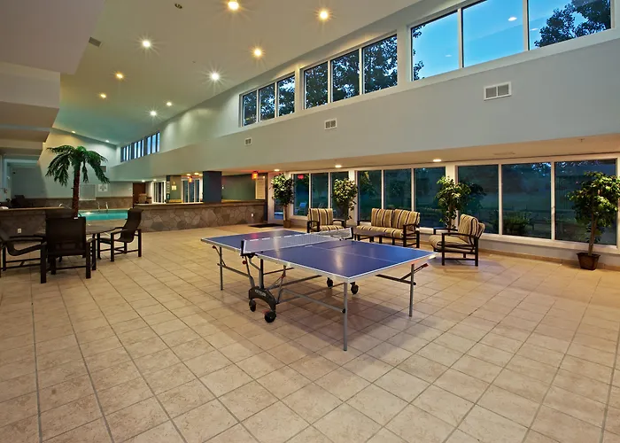 Holiday Inn Express Hotel & Suites Bedford By Ihg