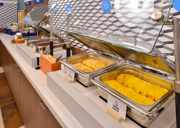 Holiday Inn Express Hotel & Suites Bedford By Ihg