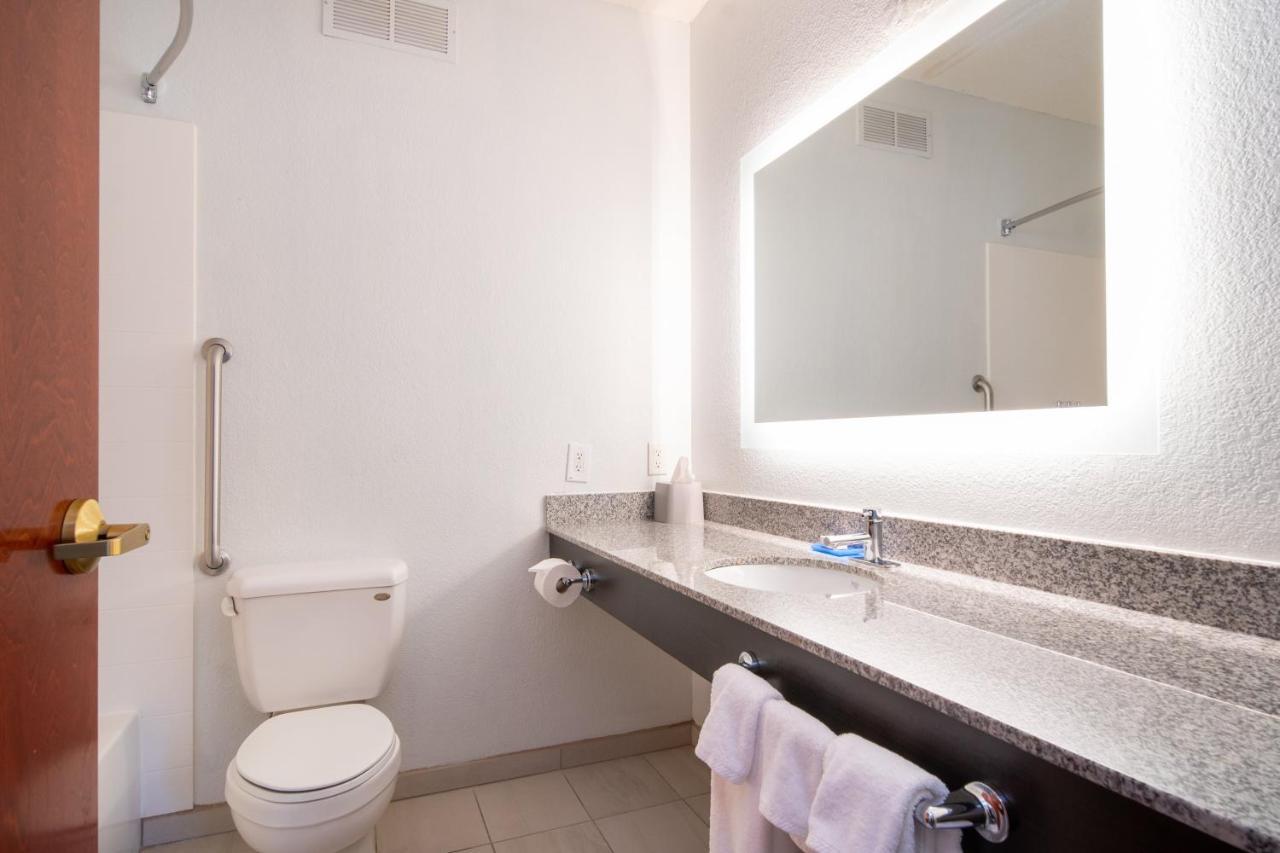 Hotel Express & By Ihg Bedford