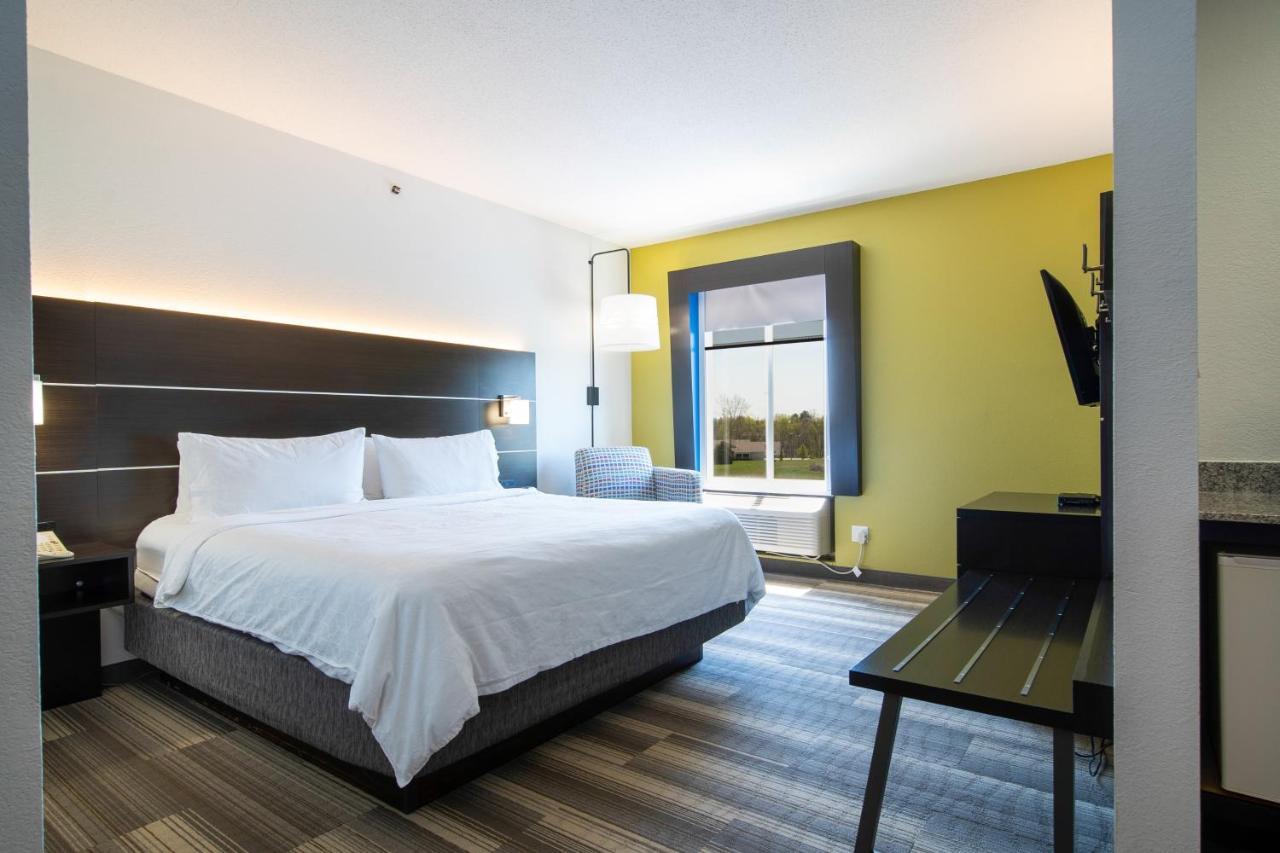 Express & By Ihg