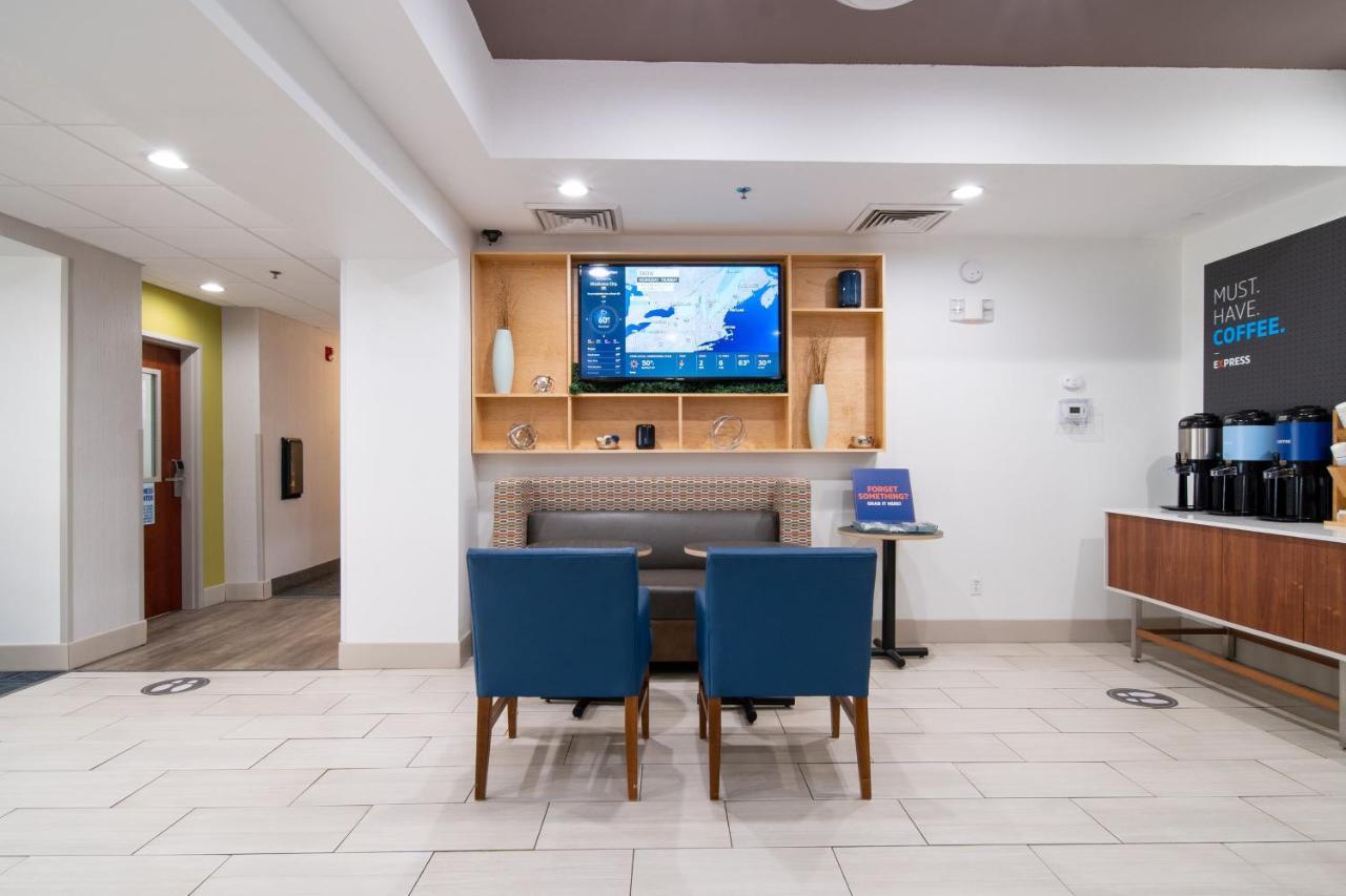 Hotel Express & By Ihg 2*
